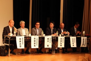 地域の課題について話し合う荒井知事と市町長