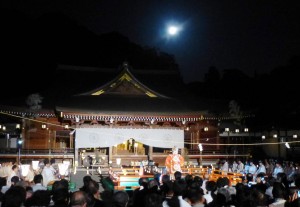 中秋の名月の下で行われた一昨年の観月祭