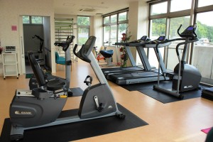 運動療法に基づいたフィットネスを受けられるジム