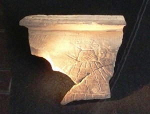 堅魚木のある建物を描いたとみられる弥生時代の絵画土器