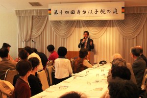 「子規の奈良旅行」をテーマに講演する正岡明さん