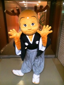 紋付き袴姿のせんとくん