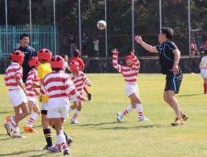 県内のラグビースクールの子供たちも選手らとの交流を楽しんだ