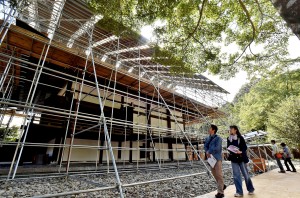 一般公開が始まった橿原神宮の改修中の本殿
