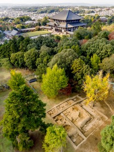 東大寺東塔跡から出土した鎌倉時代の基壇(東大寺提供、奈良文化財研究所・ヤマハ発動機撮影)