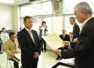 「森の名手・名人」の「森の恵み部門」で認定を受けた福西正行さん