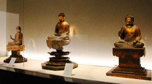 眉間寺に安置されていたという阿弥陀如来坐像などの三尊