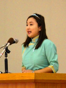 日本の着物文化やファッションについて語るガンゾリグ・ウヌ・エンフレルさん