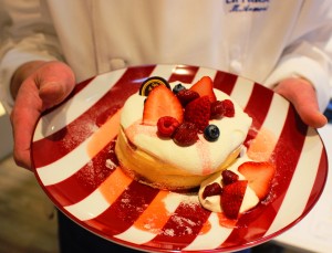 ふんわりやわらかな生地となめらかな生クリームのコラボが絶妙な「フレンチパンケーキ」