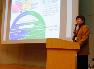 世紀型学力について講演する奈良教育大教職大学院の小柳和喜雄教授