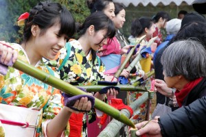 昨年の笹酒祭りの様子