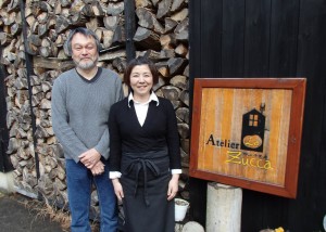 経営する鼎高明さんと文代さん