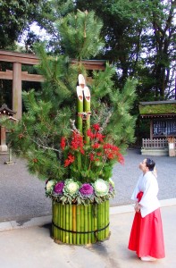 二の鳥居前に飾られている大門松