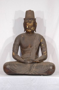 平安時代の作とされる木造大日如来坐像（県教委提供）
