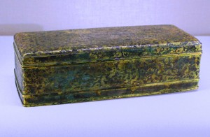 国宝の「金銀鍍宝相華唐草文経箱」(比叡山延暦寺蔵)