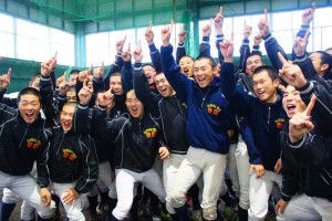 選抜大会出場が決まり喜びを爆発させる智弁学園の選手