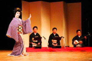 「ならまちナイトカルチャー」で披露された日本舞踊