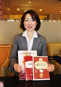 「食」をライフワークにしようと起業した木村万紀子さん。料理本の製作も手がけている