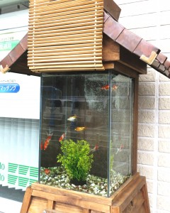 灯籠型の金魚鉢