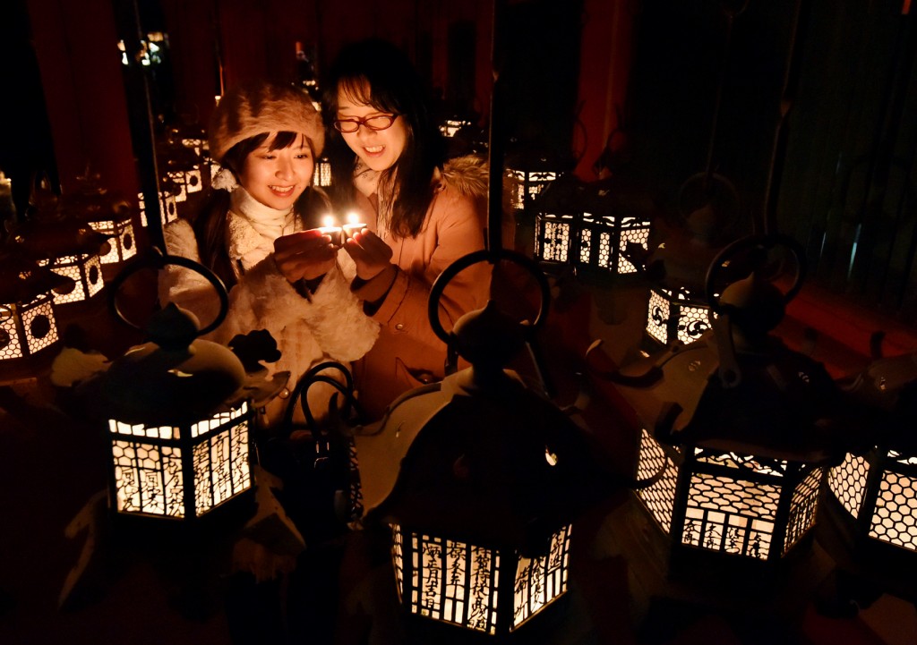 本紙３面＠　奈良・節分万灯籠