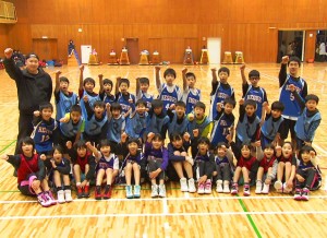 男子の平群ミニバスケットボールクラブの選手