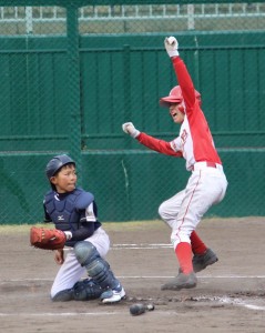 学童軟式野球　ホームイン２
