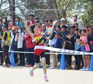 ５年連続８回目の優勝を果たした奈良市