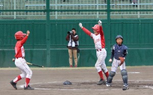 学童軟式野球　ホームイン４