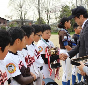 優勝メダルがおくられた