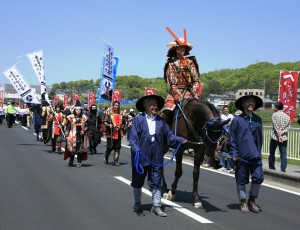 「へぐり時代祭り」の目玉イベントの時代行列（平群町提供）