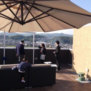 広々とした屋上。「第2のリビング」として人気という=斑鳩町(ライフスケッチ提供)