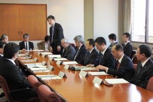 企画協議会には地元の関係団体の代表者らが出席し、県から事業の説明を受けた