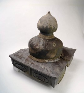 達磨寺旧本堂瓦製露盤(町提供)