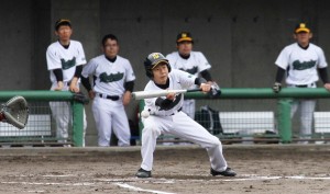 ナラッキーズの選手たちは犠打や盗塁などを駆使して最後まで懸命に戦った