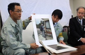 現地での活動の様子を報告する吉岡さん（左）と松山さん