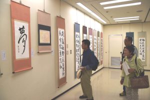 力作が並ぶシルバー書道展