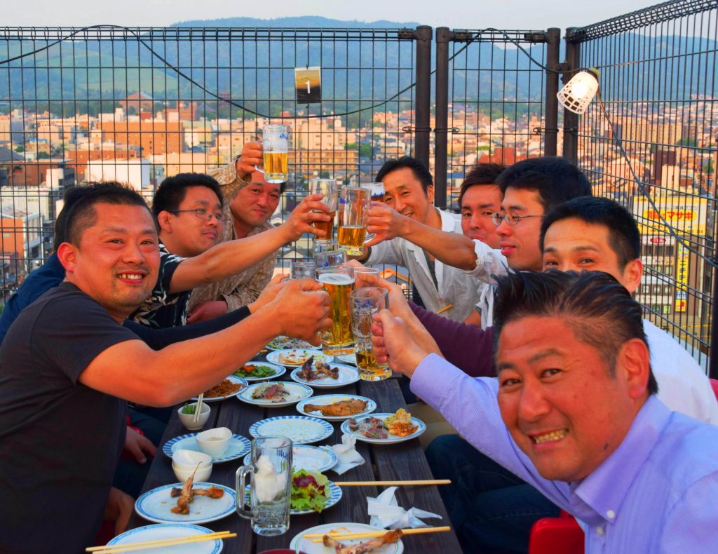 ジョッキで乾杯