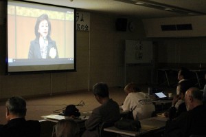 会場では櫻井よしこ氏らが参加する中央集会の様子がインターネットで生中継された
