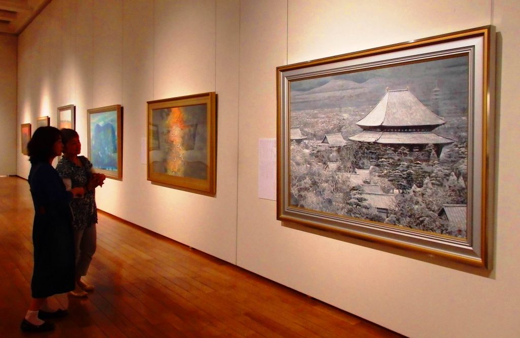 万葉文化館で開かれている万葉日本画展