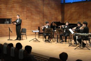 フルートの演奏とともに「東大寺物語」が朗読された