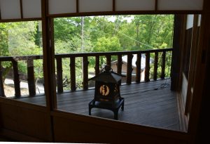 宴会場「八方亭」には両角に「月見台」も