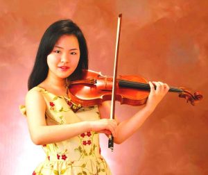 バイオリニストの吉田南さん（天理シティーオーケストラ事務局提供）
