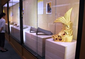 さまざまな色瓦が展示されている特別展示