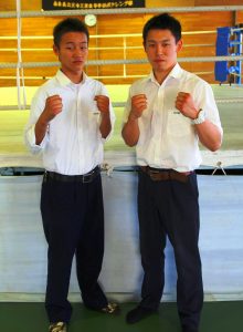 今永虎雅選手（左）と荒本一成選手