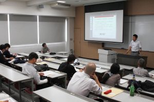 平成27年度に実践してきた活動について報告する担当者