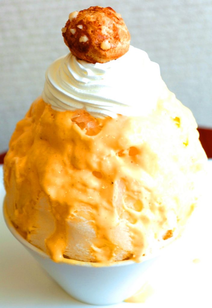 プチシューが乗った「バニラ・カスタード」