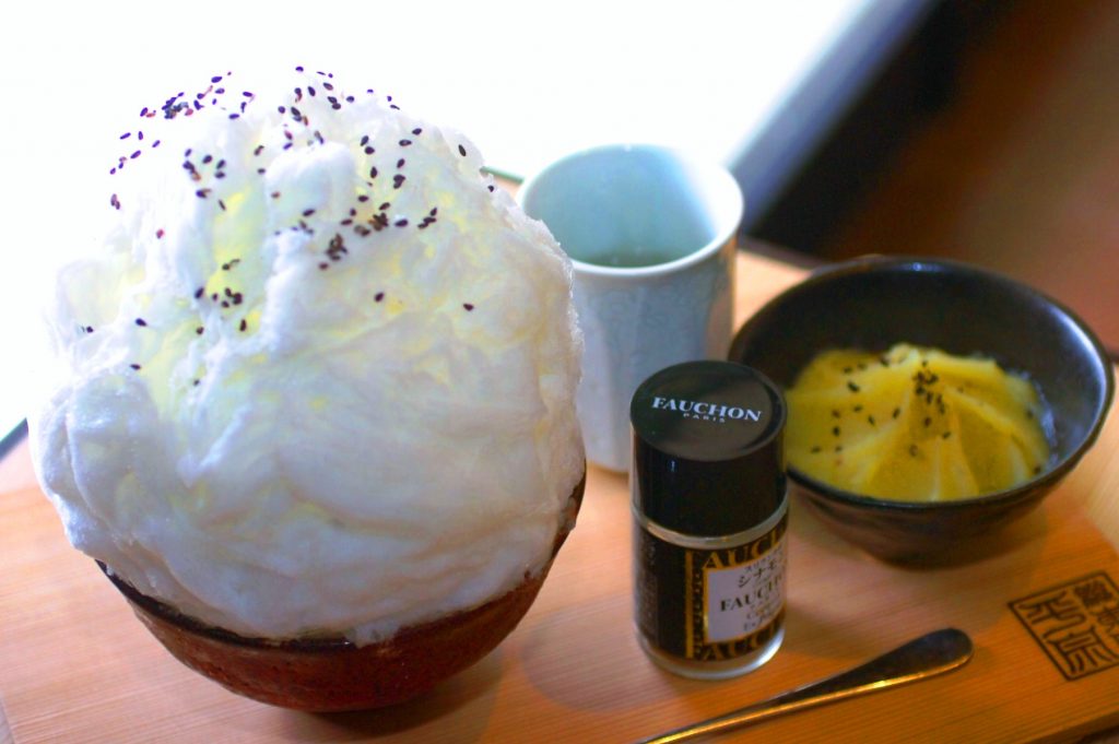 熱々の葛湯とさつまいもペーストをミルク氷と味わう「さつまいも氷」