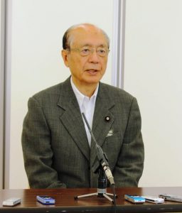 選挙戦を振り返る前田武志氏
