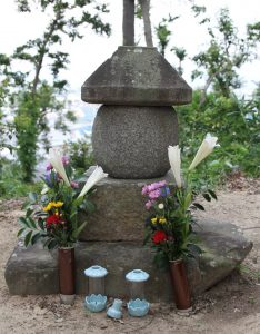 地下に蔵骨器が納められていた五輪塔