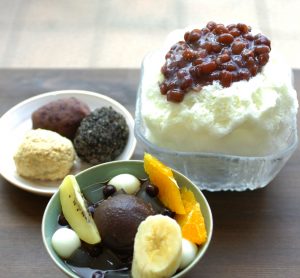 右上から「ミルクあずき」「あんみつ」「おはぎ」